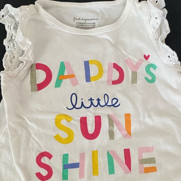 BERRY SWEET LOT! 4 PIECE BABY GIRL 3-6M OUTFIT- 3 TOPS & 1 SHORTS! From MACY’S - Picture 3 of 4